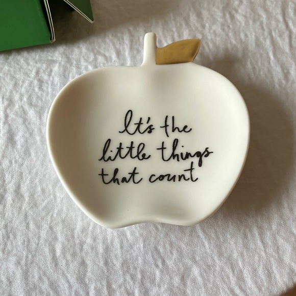 Kate Spade: “A Charmed Life” Apple Ring Dish- Gold Tone Leaf- Ceramic - Picture 9 of 12